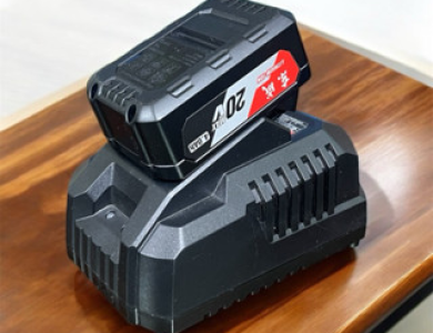 Sạc Pin Dongcheng-DCA 20V Sạc Nhanh 4Ah