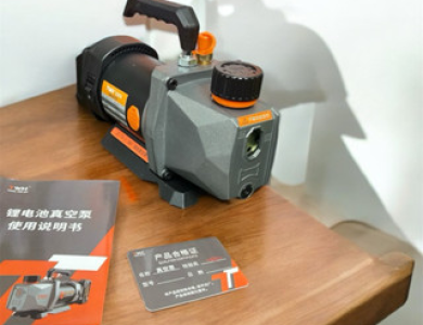 Máy hút chân không sử dụng pin TWH 2.5cfm