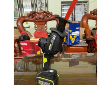 Cưa kiếm dùng pin20V WORX WU500 