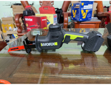 Cưa kiếm dùng pin20V WORX WU500 