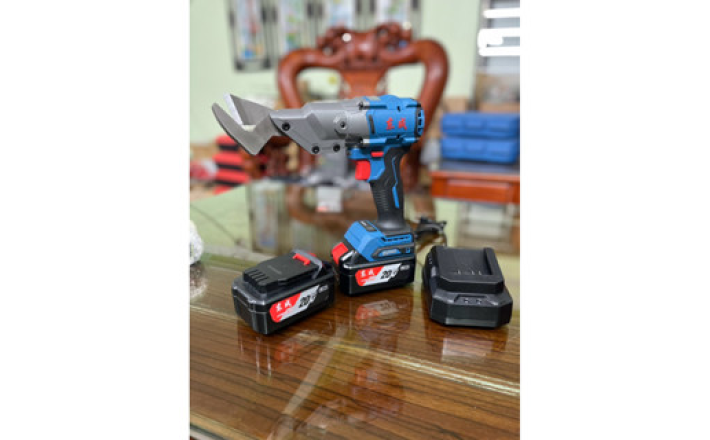 máy cắt tôn pin 20v Dongcheng chính hãng