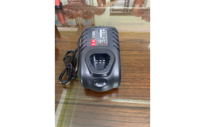 Sạc pin12V dùng cho dòng 12V Dongcheng DCA