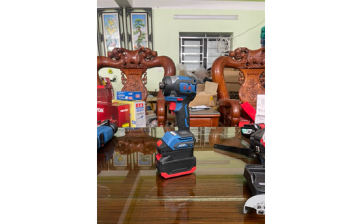 Đế chuyển chân pin máy dongcheng dca sử dụng pin makita 