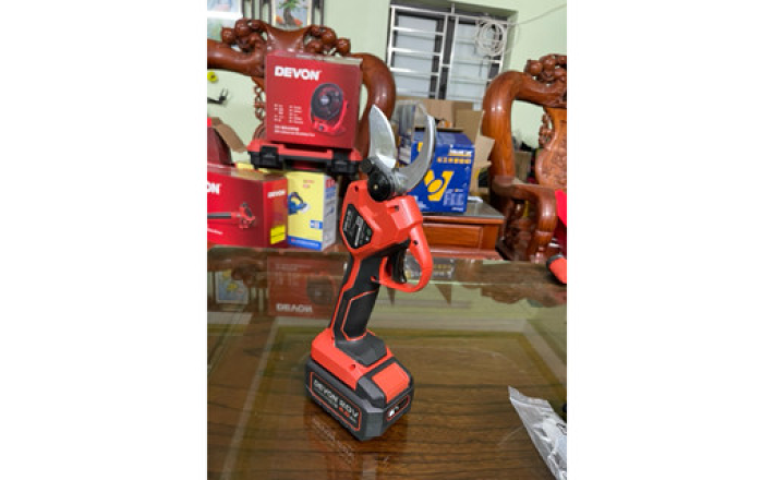 Máy cắt cành dùng pin20V DEVON 8305-Li-20