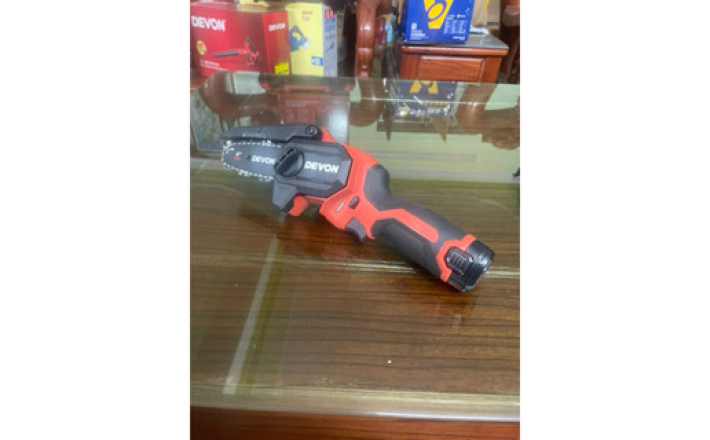 Máy cưa xích dùng pin 12V DEVON 4560