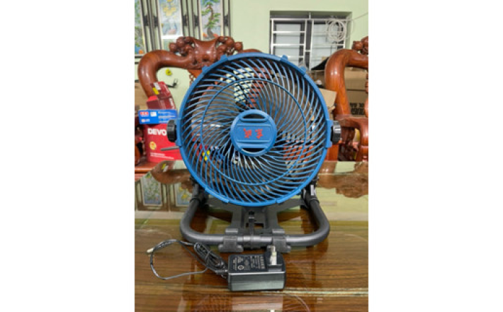 Quạt dùng pin 20V Dongcheng DCFS240 chính hãng