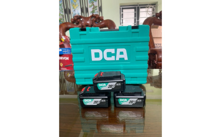 Pin DCA 20V-4ah chính hãng