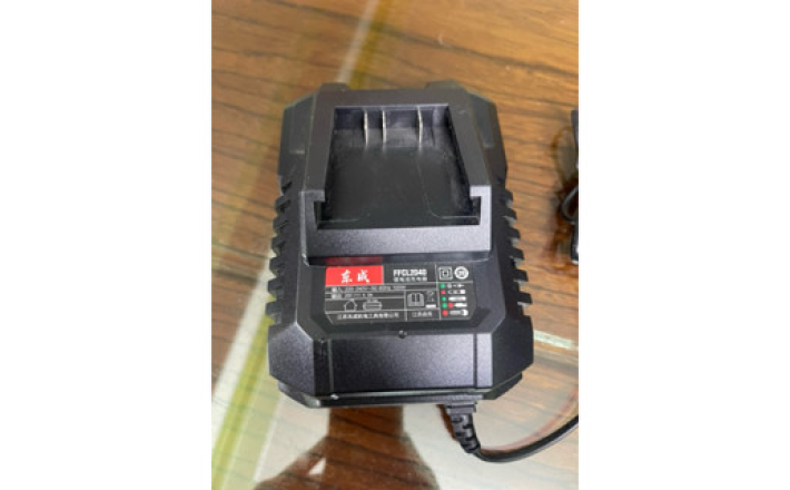Sạc Pin Dongcheng-DCA 20V Sạc Nhanh 4Ah