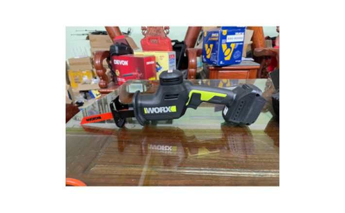 Cưa kiếm dùng pin20V WORX WU500 