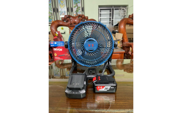 Quạt dùng pin 20V Dongcheng DCFS240 chính hãng