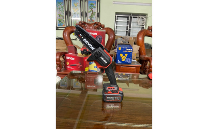 Cưa xích dùng pin DEVON 20V 4559
