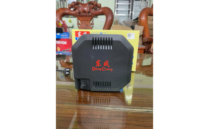 Bơm hơi dùng pin 12V Don Dongcheng DCQE120